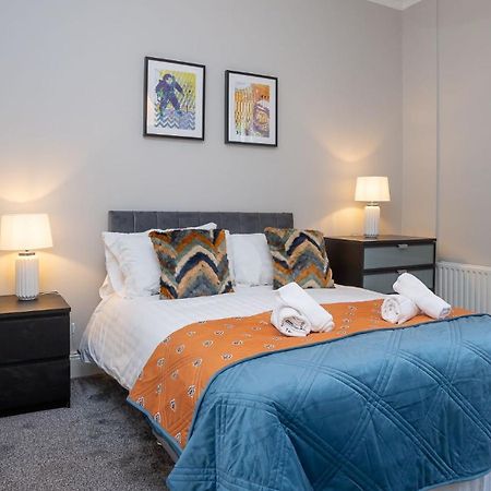 Queens Large 2 Bdr & 1 Bdr Apartments By Belfast City Breaks Bagian luar foto