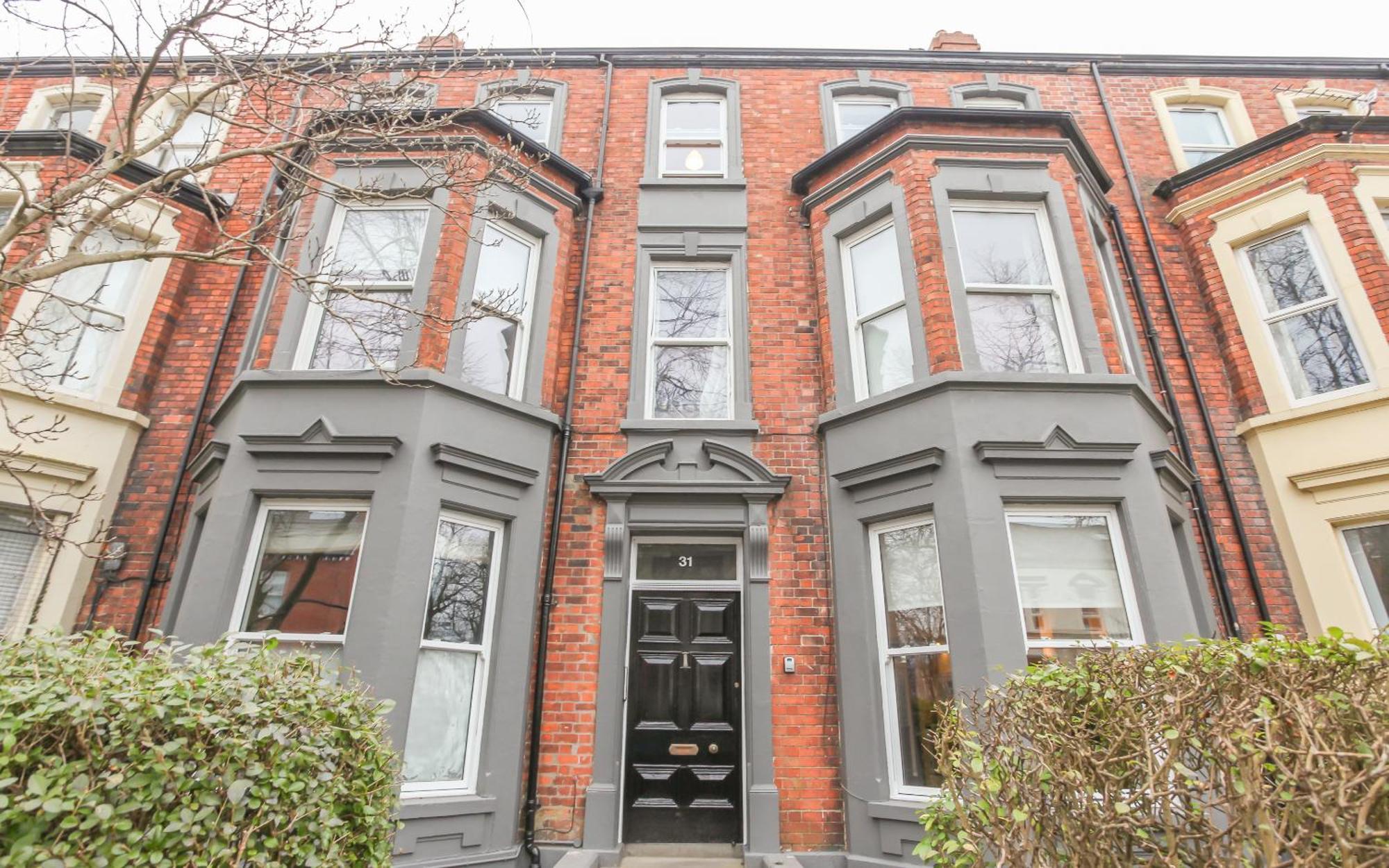 Queens Large 2 Bdr & 1 Bdr Apartments By Belfast City Breaks Ruang foto