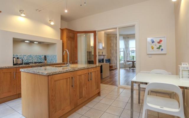 Queens Large 2 Bdr & 1 Bdr Apartments By Belfast City Breaks Bagian luar foto