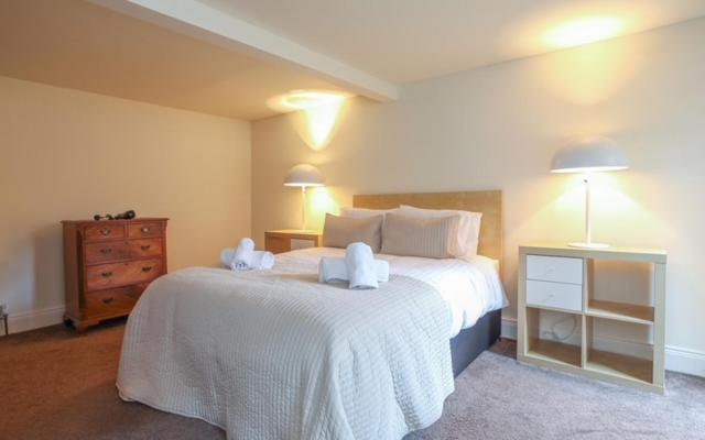 Queens Large 2 Bdr & 1 Bdr Apartments By Belfast City Breaks Bagian luar foto